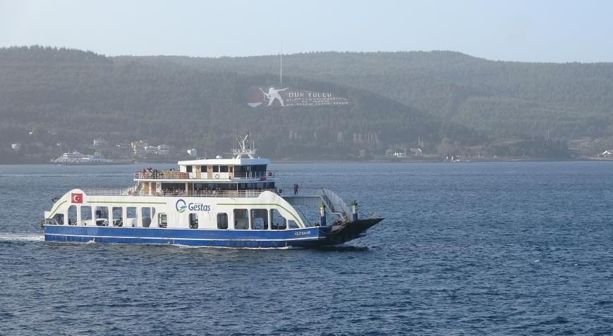 Gökçeada feribot seferlerine fırtına engeli