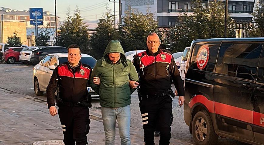 Pavyon çalışanlarına ‘kaçak silah ticareti’ operasyonu!