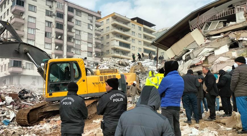 Depremde 52 kişinin yaşamını yitirdiği Reyyan Apartmanı davası başladı