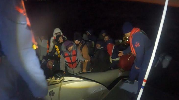 İzmir açıklarında 42 düzensiz göçmen kurtarıldı