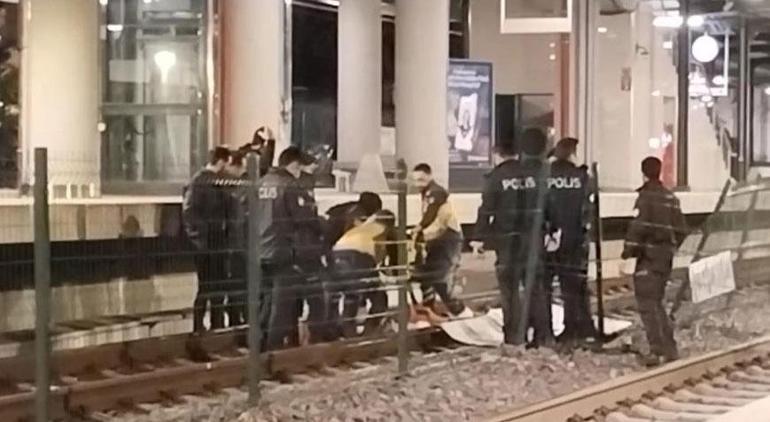 Yılbaşı gecesi Marmaray'da korkunç olay! Polisin gözüne bakarak atladı