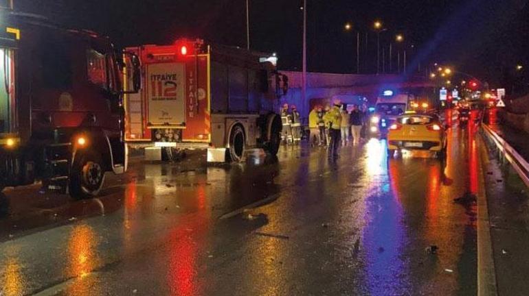 Kocaeli'nde bariyere çarpan otomobil hurdaya döndü: 2 ölü, 1 yaralı