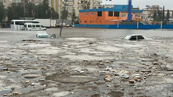 Son dakika! Antalya'dan acı haber! Bir kişinin cansız bedeni otomobilde bulundu