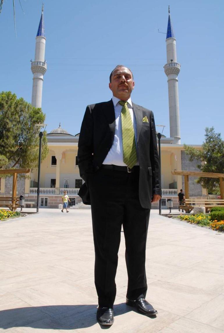 ‘Bakımlı İmam’ muhtar adayı oldu!