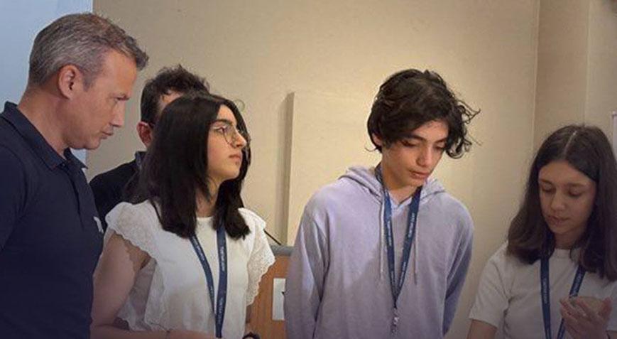 Bakan Kacır, Alper Gezeravcı’nın gerçekleştirdiği ‘PRANET’ deneyinin tanıtımını paylaştı