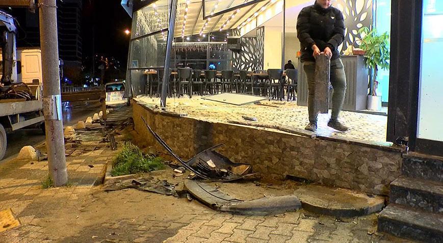 Maltepe’de kontrolden çıkan araç restorana daldı!