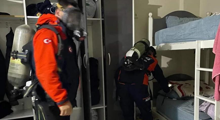 Koku elbiselerinden yayıldı! 7 işçi otelde ölümden döndü