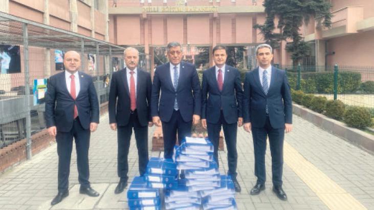 Ek ders ücreti için 157 bin imza