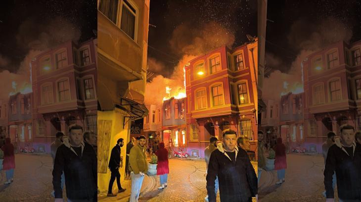 Fatih’te korkutan yangın! Ahşap binada başlayan yangın yanındaki binaya da sıçradı
