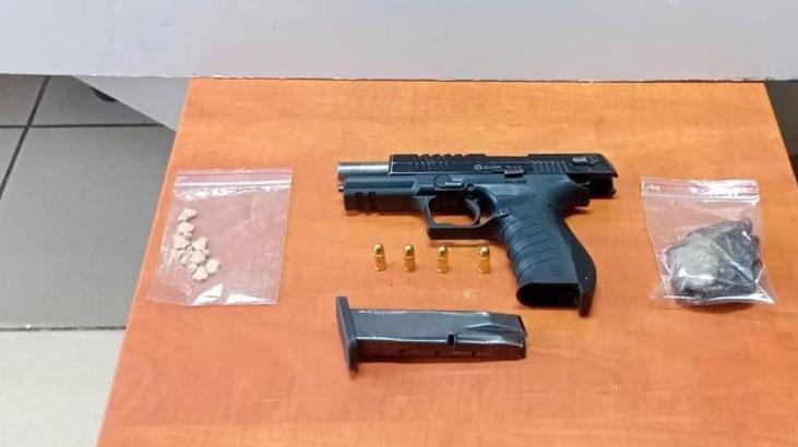 Maça silah ve uyuşturucu ile girmeye çalıştı, yakalandı