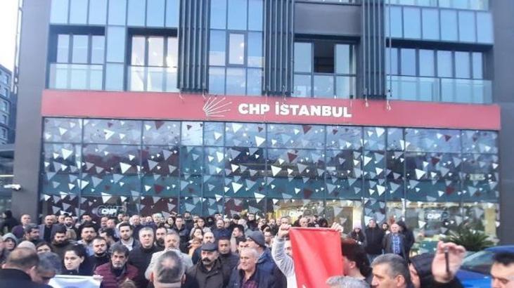 CHP İstanbul İl Başkanlığı önünde Turan Hançerli protestosu