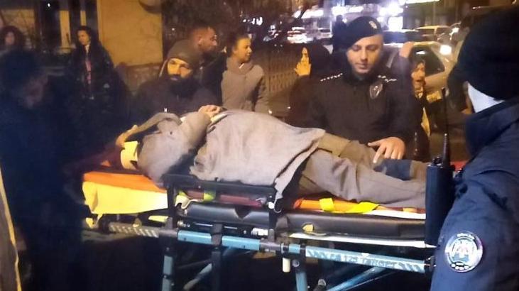 Ehliyetsiz sürücü, yolun karşısına geçmeye çalışan aileye çarptı