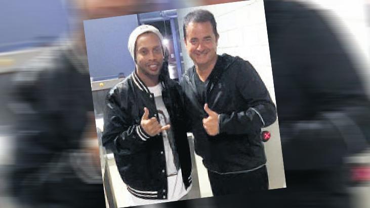 Ronaldinho sürprizi!