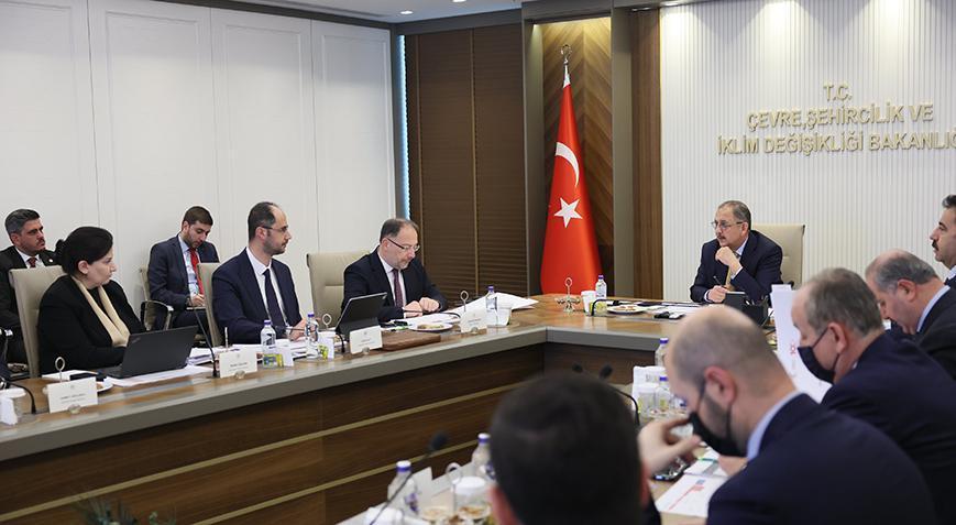 Bakan Özhaseki: Deprem bölgesinde gece gündüz çalışmaya devam edeceğiz