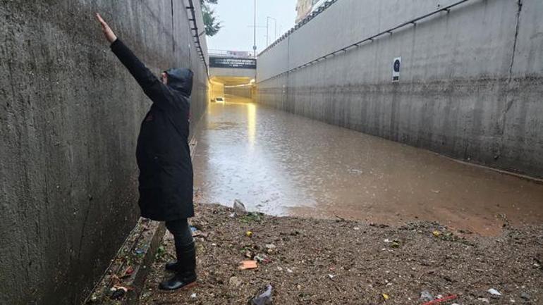 Alt geçitte felaketin iz: 2,5 metrelik su seviyesinde cansız bedeni bulundu!