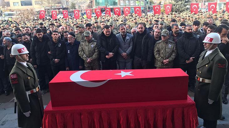 Şehit Ay, Erzincan'da son yolculuğuna uğurlandı