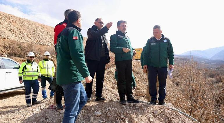 Bakan Özhaseki İliç'te incelemelerde bulundu: Zehirli atığa rastlanmadı