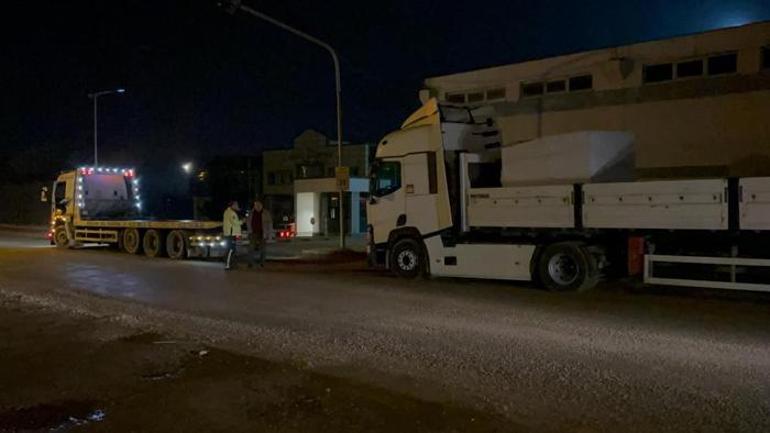 Polisin 'dur' ihtarına uymadı TIR'ı bırakıp kaçtı! Taksiyle geri dönünce yakalandı