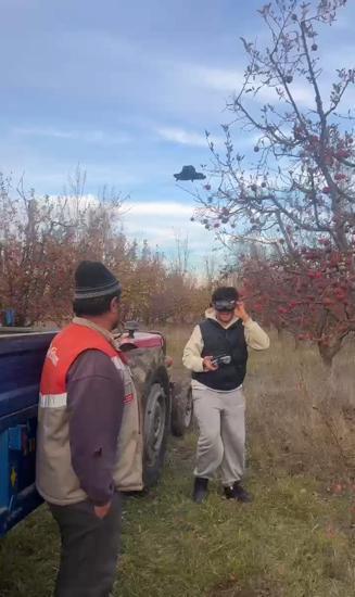 Görünce traktörün altına girdi: İlk köylülere saldırıyorlar