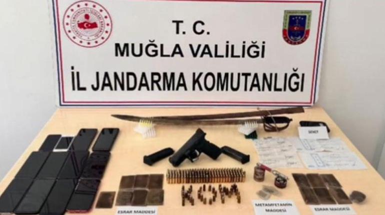 3 suç örgütü 'Mahzen-16' ile çökertildi! Detayları Bakan Yerlikaya paylaştı