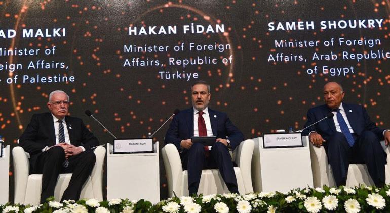 Bakan Fidan: İsrail'in savaş suçları arasında soykırım var