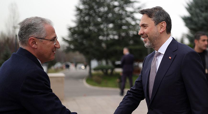 Bakan Bayraktar Azerbaycanlı mevkidaşı ile bir araya geldi