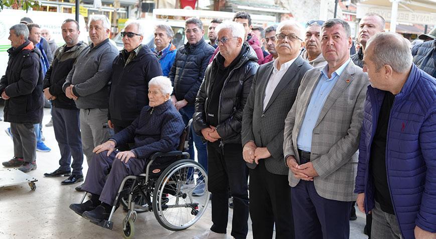 Zafer Algöz’ün acı günü… Annesini son yolculuğuna uğurladı