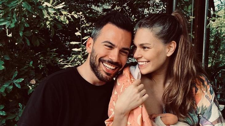 Aslı Enver kızı Elay’ın yüzünü ilk kez gösterdi!