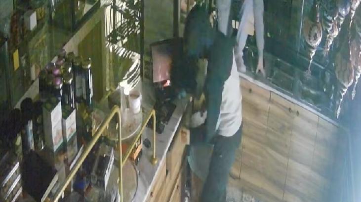 ‘Pes artık’ dedirten görüntüler! SMA’lı bebek için konulan yardım kutusunu çaldı