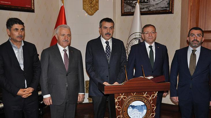 ‘Eğitime destek olacak başkan seçerseniz çocuğunuzun geleceğinizi kurtarmış olursunuz’