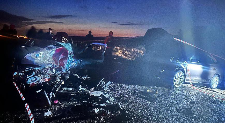 Aksaray’da 2 otomobil çarpıştı! Ölü ve yaralılar var