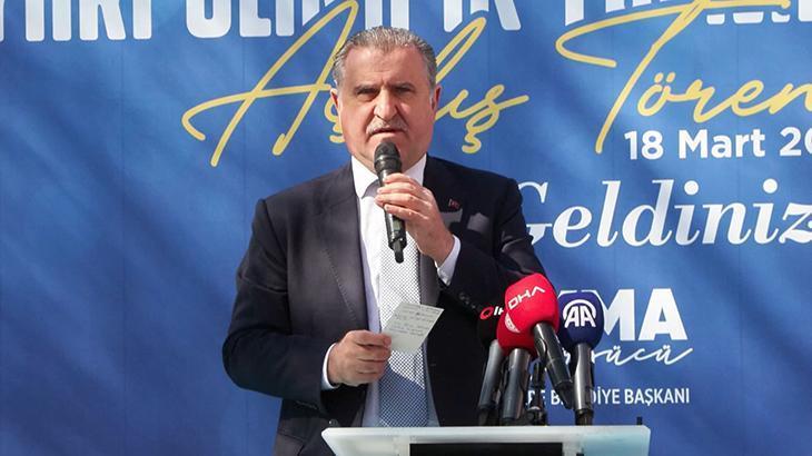 Bakan Bak’tan 31 Mart mesajı: Bize çalışan adam lazım, tatile giden değil