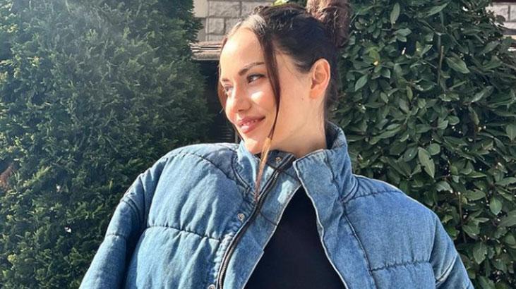 Fahriye Evcen’den yeni pozlar!