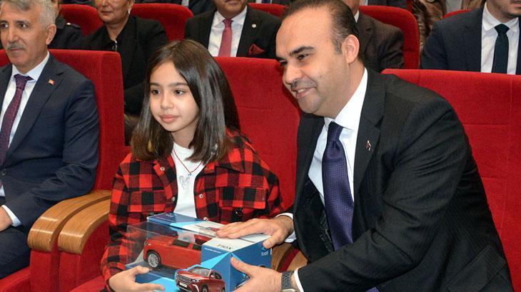 ‘Bu ülkenin evlatlarının geliştirdiği roket teknolojisiyle Türkiye aya da inecek’