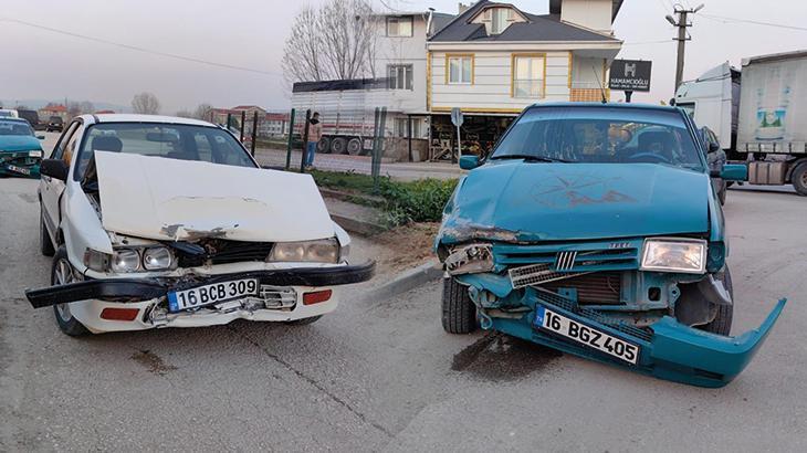 Bursa’da feci kaza! İki otomobil çarpıştı: 7 yaralı