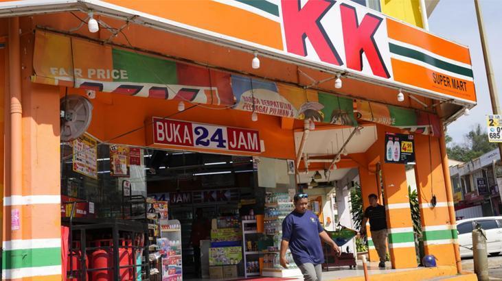 Malezya’da ‘Allah’ yazılı çorap sattığı iddia edilen bir mağazaya molotoflu saldırı