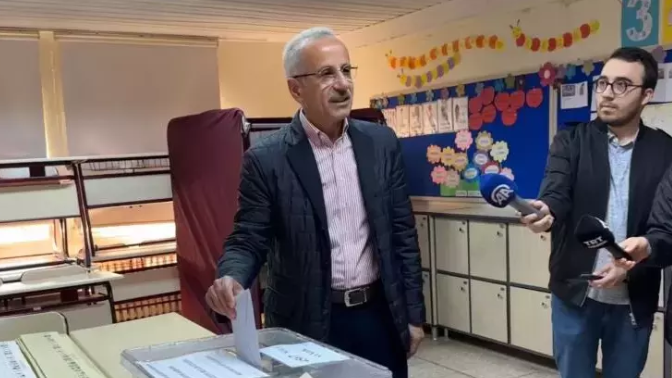 Bakan Uraloğlu, oyunu kullandı