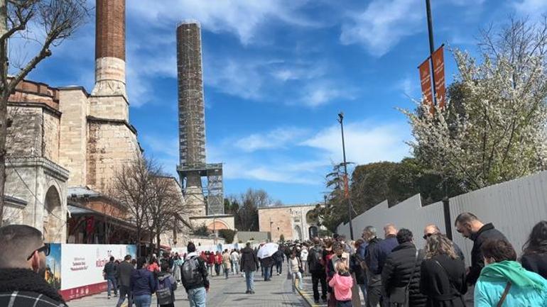 Ayasofya 2'nci Bayezid Minaresi'nde restorasyon! Söküm işlemi başladı