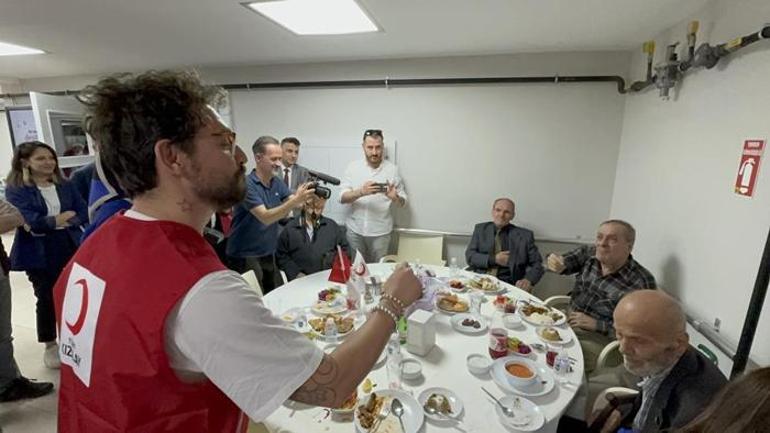 Masterchef jürisi Danilo Zanna huzurevi sakinleri ile iftarda buluştu