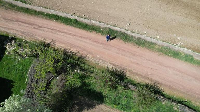 Deprem sonrası korkutan çatlaklar: Ayakta zor durduk