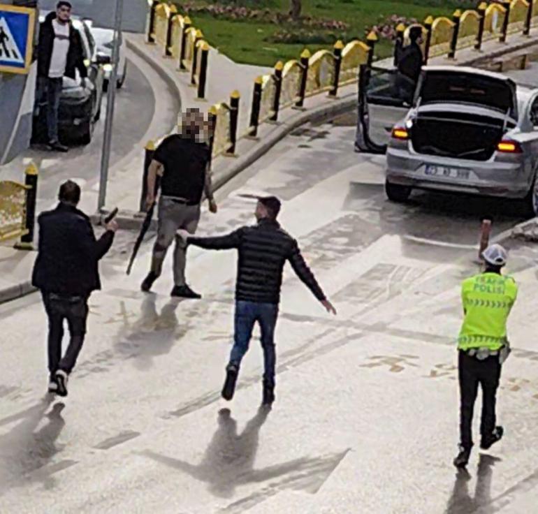 Trafikte kavga eden sürücü bagajdan pompalı tüfek çıkardı