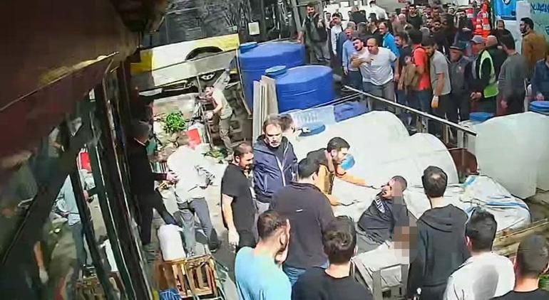 Beyoğlu'nda İETT otobüsü kaldırımdakilere çarptı! Yaralılar var