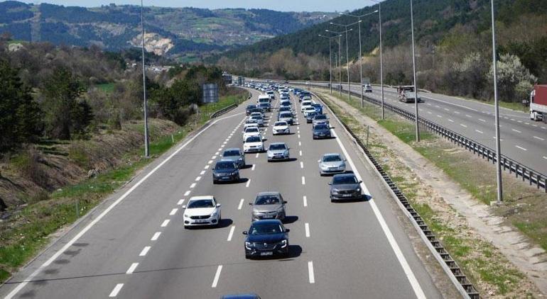 9 günlük Ramazan Bayramı tatili dün başladı! İşte yollarda son durum