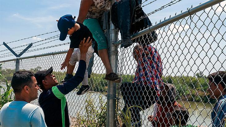 Meksika’da göçmen felaketi: Cansız bedenleri kıyıya vurdu