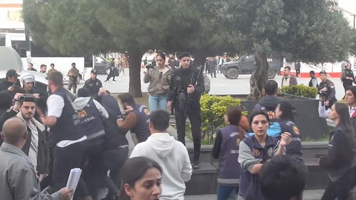 İstanbul’da korsan gösteri yapanlar gözaltına alındı