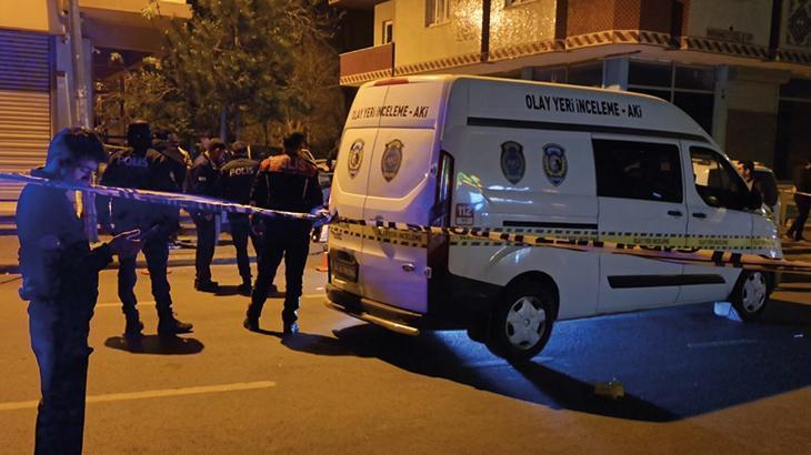 Otomobilinden indiği sırada silahlı saldırıya uğradı: Kurtarılamadı