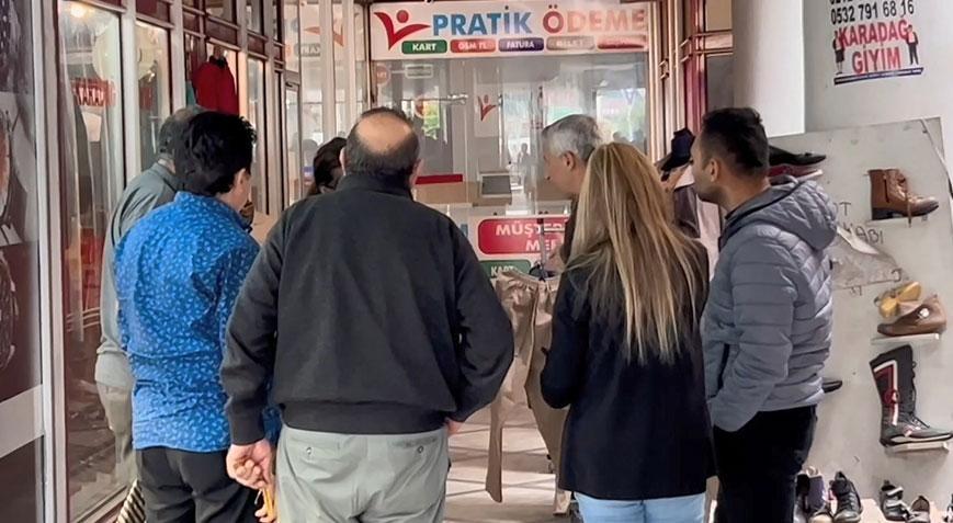 Kapıda mühürü görünce şoke oldu! Yüzlerce kişiyi dolandırdılar