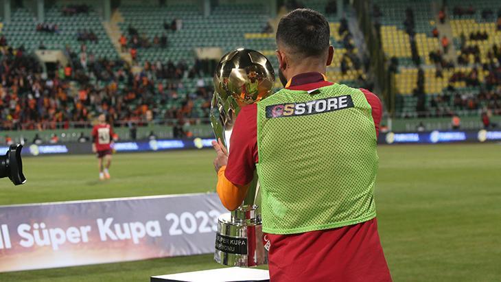 Kerem Demirbay, Fenerbahçe maçı başlamadan kupayı aldı! Herkes şaşkına döndü