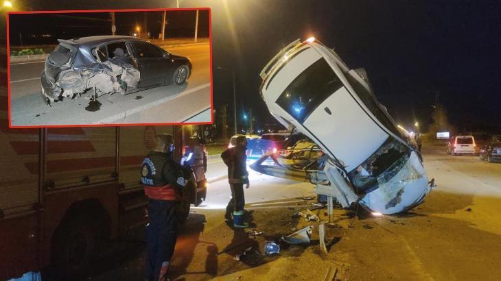 Van’da kaza yapan otomobil asılı kaldı: 3 yaralı