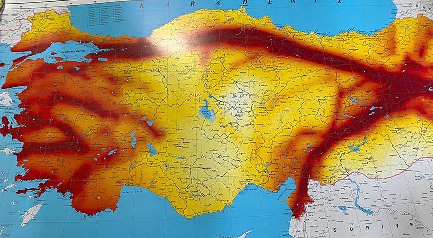 Uzman isim fay hatını işaret edip uyardı! ‘Önümüzdeki 10 yıl içinde 7 ve üzeri deprem olabilir’